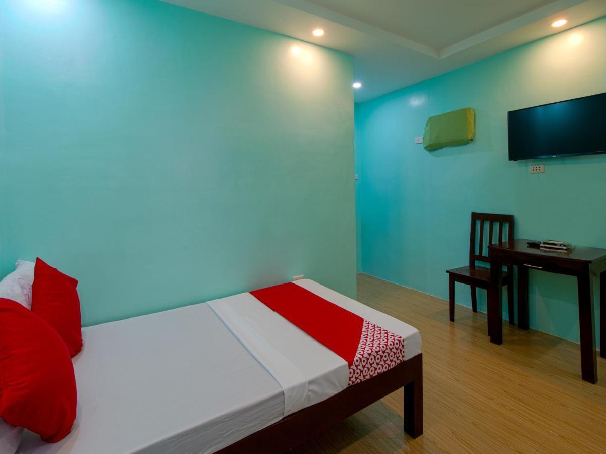 Oyo 777 Rn Guesthouse Moalboal Exterior foto